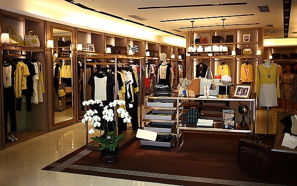 從色彩到面料 服裝店零售的藝術(shù)與科學(xué)